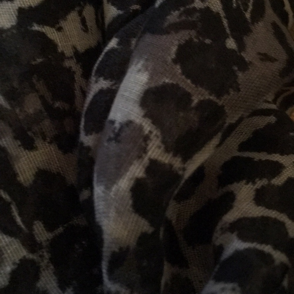Three lightweight Infinity Scarves - Picture 3 of 4